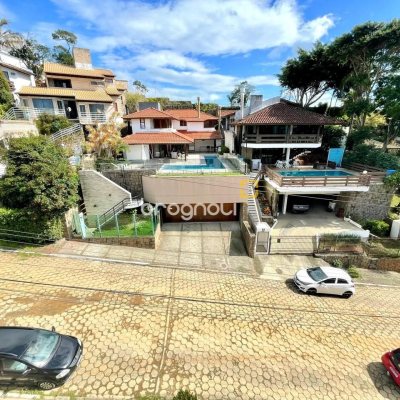 Cobertura com 229m², 3 quartos (sendo 3 suítes), 2 garagens, no bairro Canasvieiras em Florianópolis