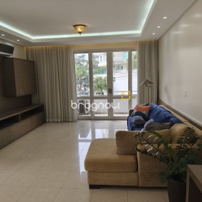 Apartamento com 193m², 3 quartos (sendo 1 suíte), 2 garagens, no bairro Centro em Florianópolis