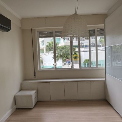 Apartamento com 193m², 3 quartos (sendo 1 suíte), 2 garagens, no bairro Centro em Florianópolis