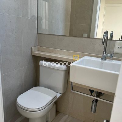 Apartamento com 193m², 3 quartos (sendo 1 suíte), 2 garagens, no bairro Centro em Florianópolis