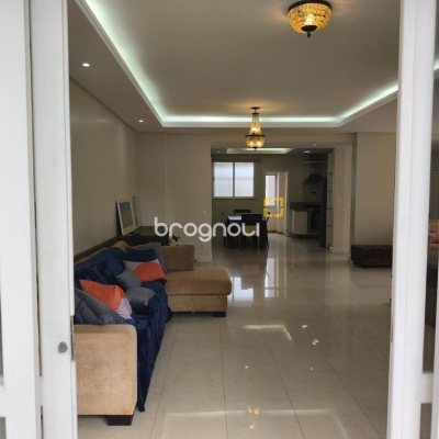 Apartamento com 193m², 3 quartos (sendo 1 suíte), 2 garagens, no bairro Centro em Florianópolis
