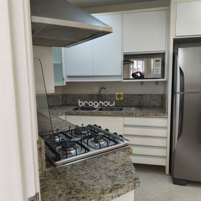 Apartamento com 193m², 3 quartos (sendo 1 suíte), 2 garagens, no bairro Centro em Florianópolis