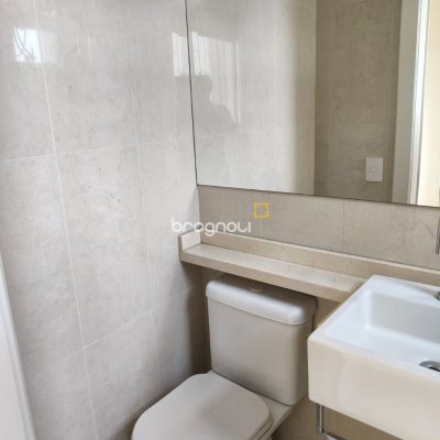 Apartamento com 193m², 3 quartos (sendo 1 suíte), 2 garagens, no bairro Centro em Florianópolis