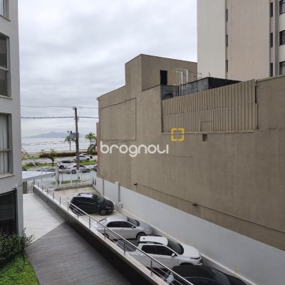 Apartamento com 193m², 3 quartos (sendo 1 suíte), 2 garagens, no bairro Centro em Florianópolis