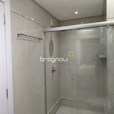 Apartamento com 193m², 3 quartos (sendo 1 suíte), 2 garagens, no bairro Centro em Florianópolis