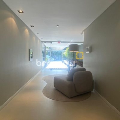 Apartamento com 71m², 2 quartos (sendo 1 suíte), 1 garagem, no bairro Cacupé em Florianópolis