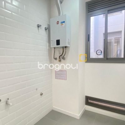Apartamento com 71m², 2 quartos (sendo 1 suíte), 1 garagem, no bairro Cacupé em Florianópolis