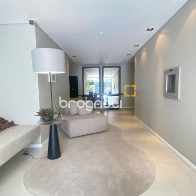 Apartamento com 71m², 2 quartos (sendo 1 suíte), 1 garagem, no bairro Cacupé em Florianópolis