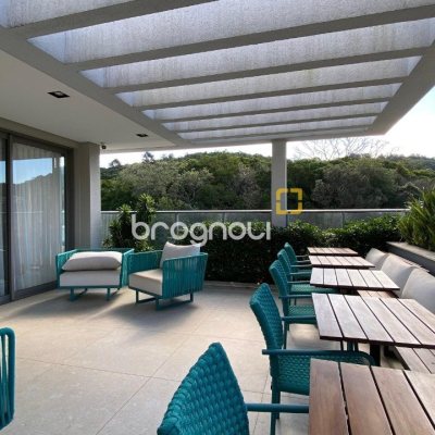 Apartamento com 71m², 2 quartos (sendo 1 suíte), 1 garagem, no bairro Cacupé em Florianópolis