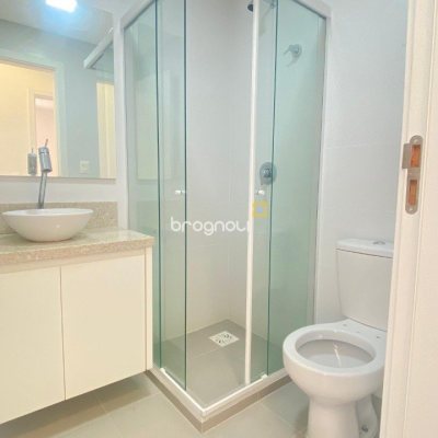 Apartamento com 71m², 2 quartos (sendo 1 suíte), 1 garagem, no bairro Cacupé em Florianópolis