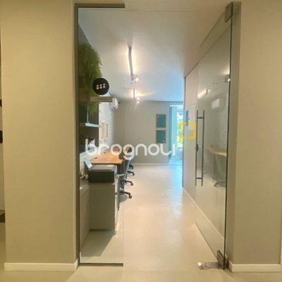 Apartamento com 71m², 2 quartos (sendo 1 suíte), 1 garagem, no bairro Cacupé em Florianópolis