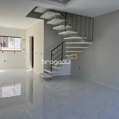 Casa com 85m², 2 quartos (sendo 2 suítes), 1 garagem, no bairro Bela Vista em Palhoça