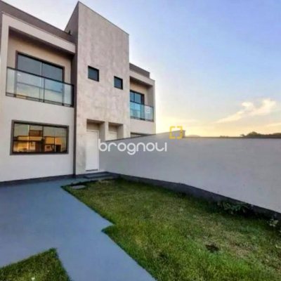 Casa com 85m², 2 quartos (sendo 2 suítes), 1 garagem, no bairro Bela Vista em Palhoça