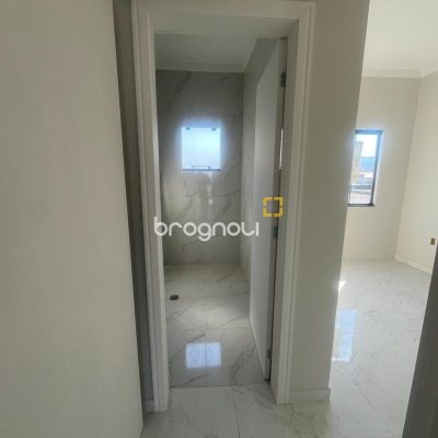 Casa com 85m², 2 quartos (sendo 2 suítes), 1 garagem, no bairro Bela Vista em Palhoça