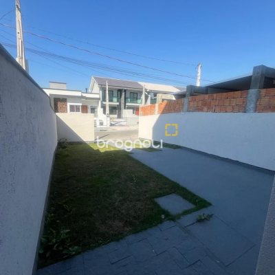 Casa com 85m², 2 quartos (sendo 2 suítes), 1 garagem, no bairro Bela Vista em Palhoça