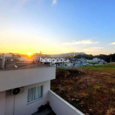 Casa com 85m², 2 quartos (sendo 2 suítes), 1 garagem, no bairro Bela Vista em Palhoça