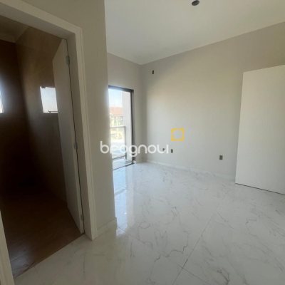 Casa com 85m², 2 quartos (sendo 2 suítes), 1 garagem, no bairro Bela Vista em Palhoça