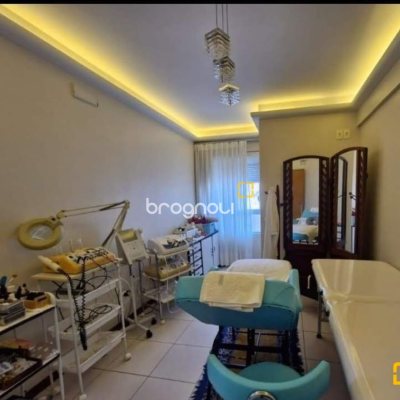 Apartamento com 133m², 4 quartos (sendo 2 suítes), 2 garagens, no bairro Estreito em Florianópolis