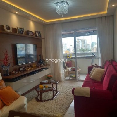 Apartamento com 133m², 4 quartos (sendo 2 suítes), 2 garagens, no bairro Estreito em Florianópolis