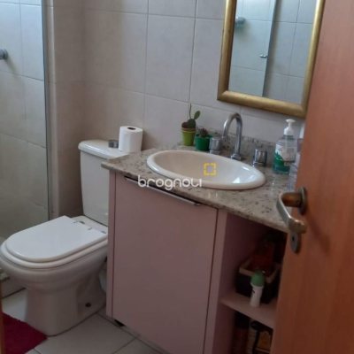 Apartamento com 133m², 4 quartos (sendo 2 suítes), 2 garagens, no bairro Estreito em Florianópolis