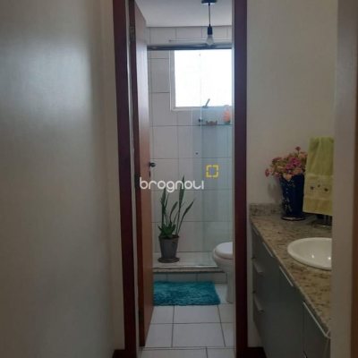 Apartamento com 133m², 4 quartos (sendo 2 suítes), 2 garagens, no bairro Estreito em Florianópolis