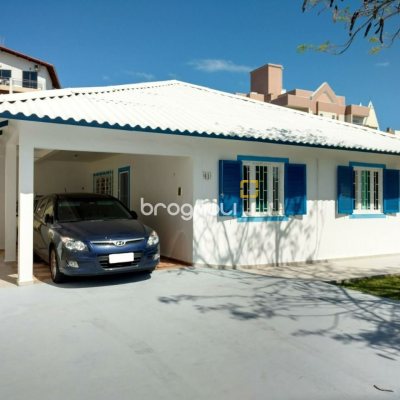 Casa com 113m², 4 quartos (sendo 1 suíte), 4 garagens, no bairro Ingleses em Florianópolis