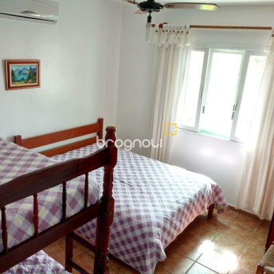 Casa com 113m², 4 quartos (sendo 1 suíte), 4 garagens, no bairro Ingleses em Florianópolis