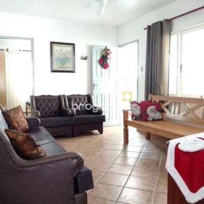 Casa com 113m², 4 quartos (sendo 1 suíte), 4 garagens, no bairro Ingleses em Florianópolis