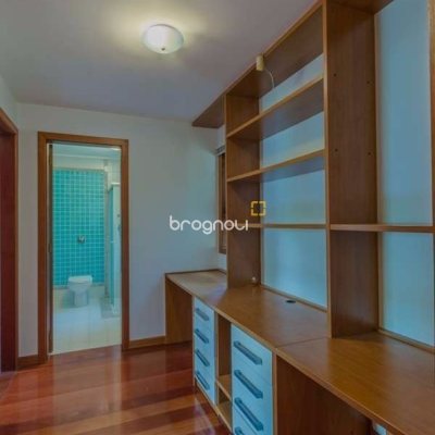 Casa com 929m², 5 quartos (sendo 3 suítes), 5 garagens, no bairro João Paulo em Florianópolis
