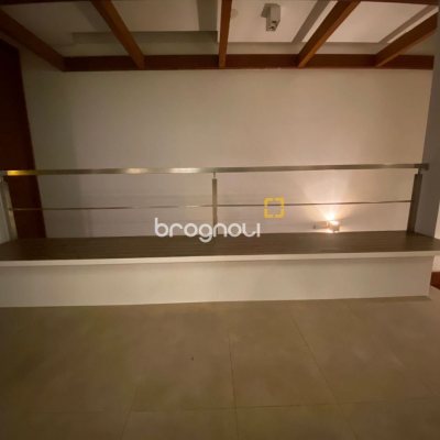 Casa com 929m², 5 quartos (sendo 3 suítes), 5 garagens, no bairro João Paulo em Florianópolis