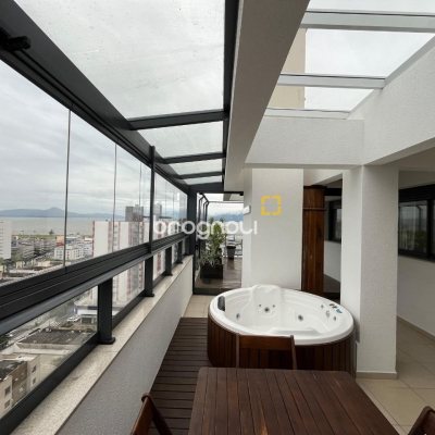 Cobertura com 140m², 3 quartos (sendo 1 suíte), 2 garagens, no bairro Kobrasol em São José