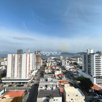 Cobertura com 140m², 3 quartos (sendo 1 suíte), 2 garagens, no bairro Kobrasol em São José