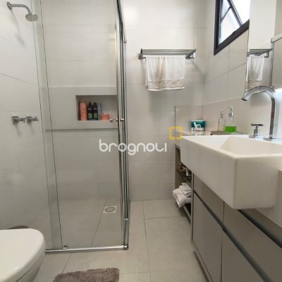 Cobertura com 140m², 3 quartos (sendo 1 suíte), 2 garagens, no bairro Kobrasol em São José