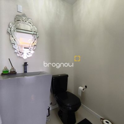 Cobertura com 140m², 3 quartos (sendo 1 suíte), 2 garagens, no bairro Kobrasol em São José