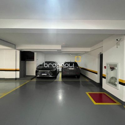 Cobertura com 140m², 3 quartos (sendo 1 suíte), 2 garagens, no bairro Kobrasol em São José