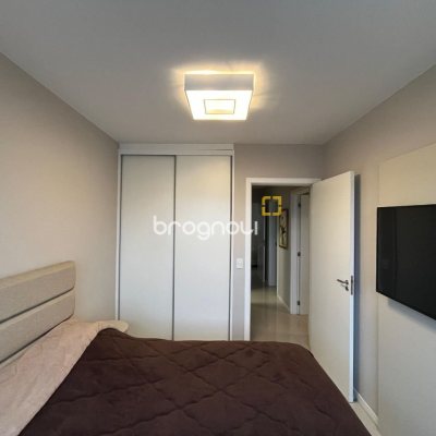 Cobertura com 140m², 3 quartos (sendo 1 suíte), 2 garagens, no bairro Kobrasol em São José