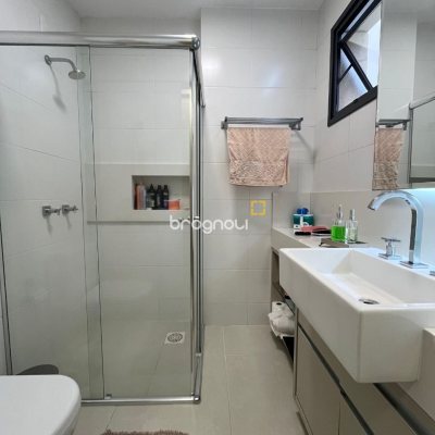 Cobertura com 140m², 3 quartos (sendo 1 suíte), 2 garagens, no bairro Kobrasol em São José