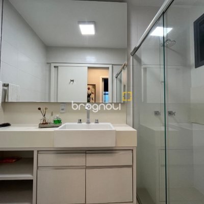 Cobertura com 140m², 3 quartos (sendo 1 suíte), 2 garagens, no bairro Kobrasol em São José