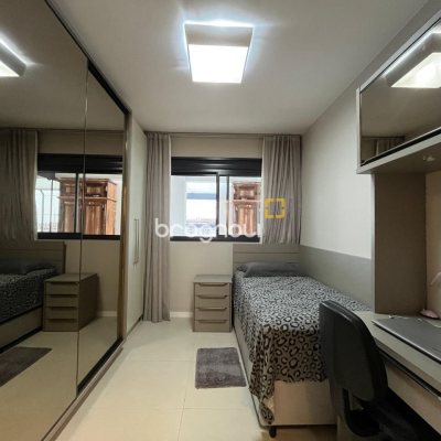 Cobertura com 140m², 3 quartos (sendo 1 suíte), 2 garagens, no bairro Kobrasol em São José