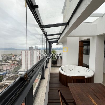 Cobertura com 140m², 3 quartos (sendo 1 suíte), 2 garagens, no bairro Kobrasol em São José