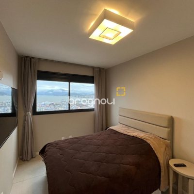 Cobertura com 140m², 3 quartos (sendo 1 suíte), 2 garagens, no bairro Kobrasol em São José