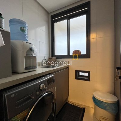 Cobertura com 140m², 3 quartos (sendo 1 suíte), 2 garagens, no bairro Kobrasol em São José