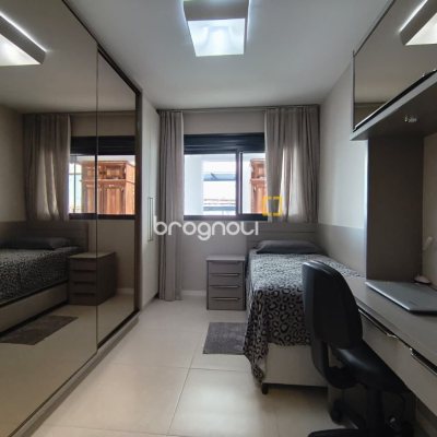 Cobertura com 140m², 3 quartos (sendo 1 suíte), 2 garagens, no bairro Kobrasol em São José