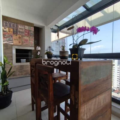 Cobertura com 140m², 3 quartos (sendo 1 suíte), 2 garagens, no bairro Kobrasol em São José