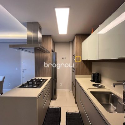 Cobertura com 140m², 3 quartos (sendo 1 suíte), 2 garagens, no bairro Kobrasol em São José