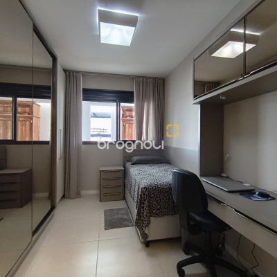 Cobertura com 140m², 3 quartos (sendo 1 suíte), 2 garagens, no bairro Kobrasol em São José