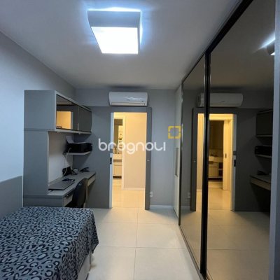 Cobertura com 140m², 3 quartos (sendo 1 suíte), 2 garagens, no bairro Kobrasol em São José
