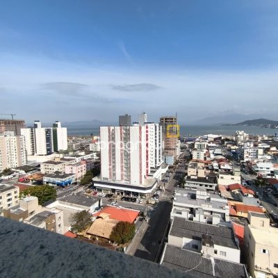 Cobertura com 140m², 3 quartos (sendo 1 suíte), 2 garagens, no bairro Kobrasol em São José