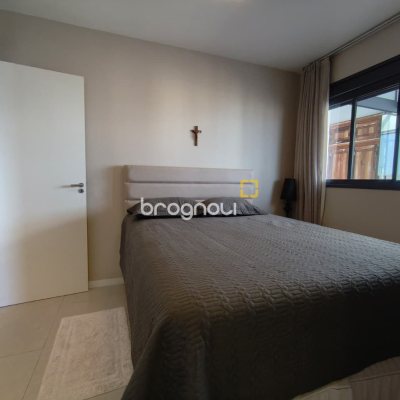 Cobertura com 140m², 3 quartos (sendo 1 suíte), 2 garagens, no bairro Kobrasol em São José