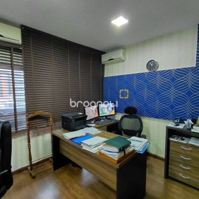 Sala com 27m², no bairro Centro em Florianópolis